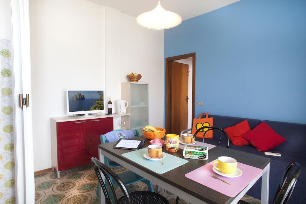 Residence Holiday Bellaria-Igea Marina Quarto foto